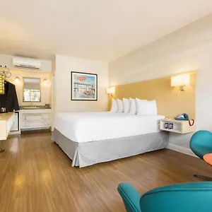The Thunderbird Hotell Savannah