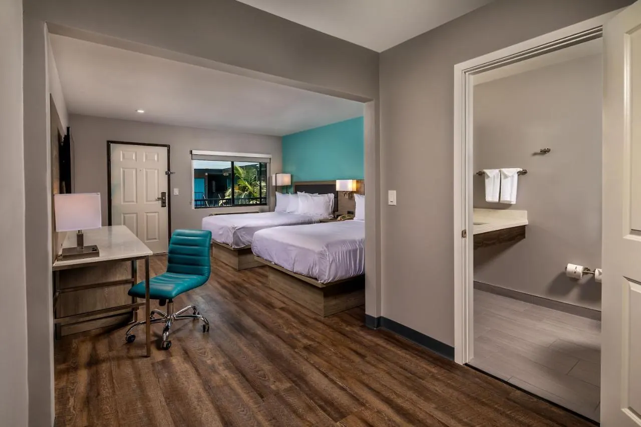 Travelodge By Wyndham Lax El Segundo Motel